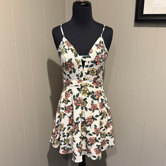 B16 Sweet Wanderer Women’s Small Floral Print Mini Dress - Picture 1 of 6